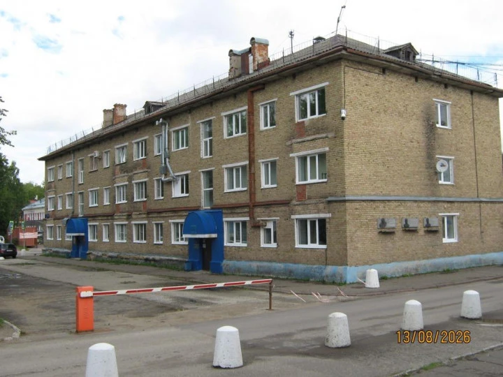 100%-ный пакет акций акционерного общества "Комиавиатранс"